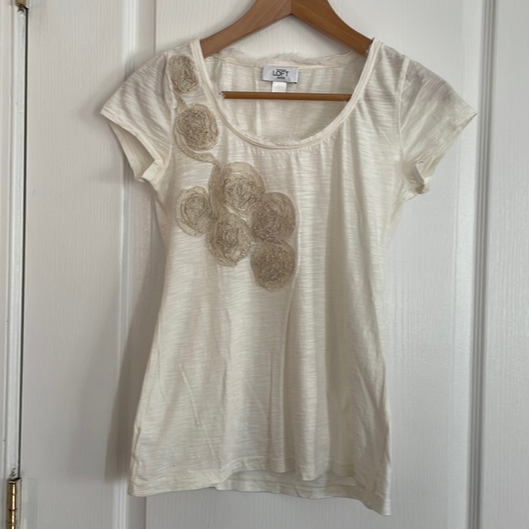 LOFT Tops - ANN TAYLOR LOFT short sleeve T-Shirt cream Size SP